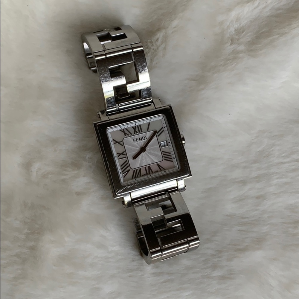 Fend watch 6000L . Authentic .